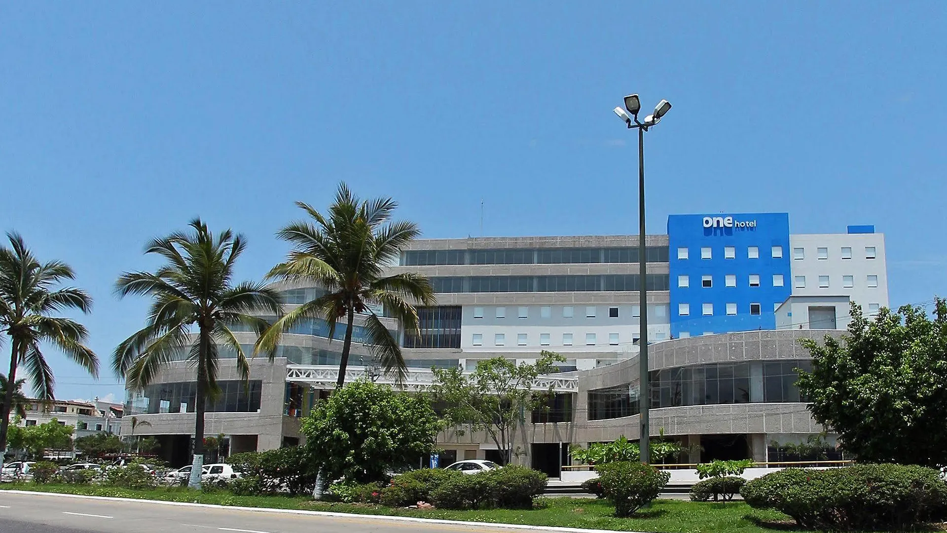 One Puerto Vallarta Aeropuerto Otel